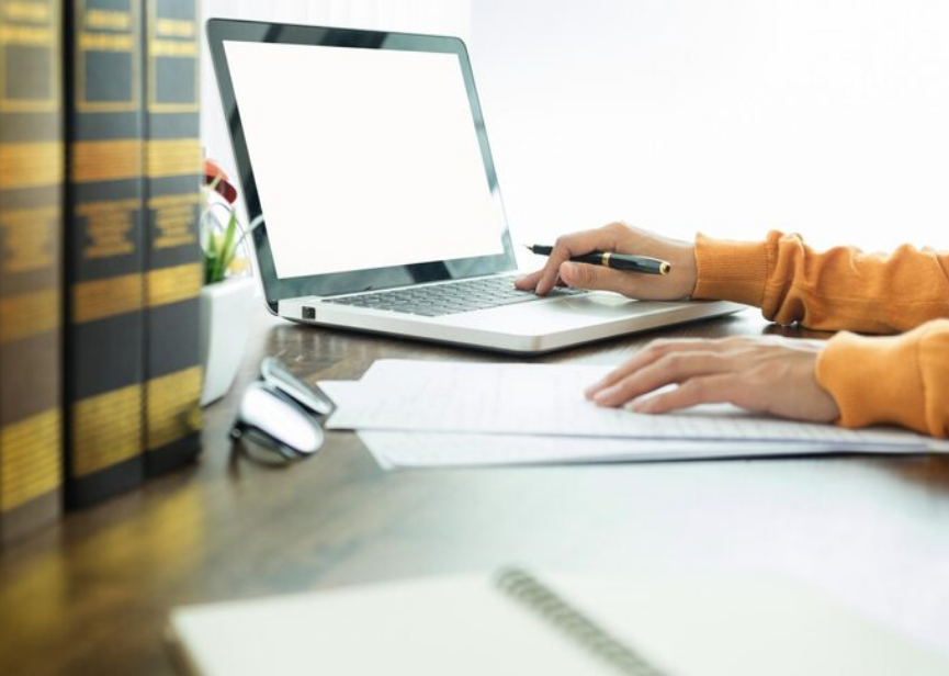 Documentos organizados para licenças e certidões